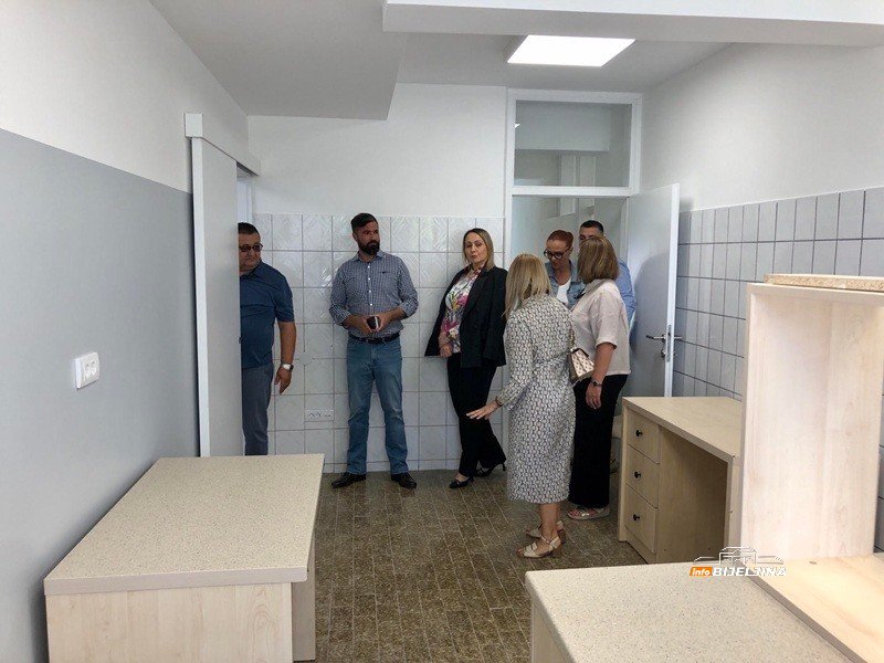 Savremene laboratorije u Bijeljini: Učenici će praviti sokove, tjesteninu i sir zahvaljujući donaciji od milion KM