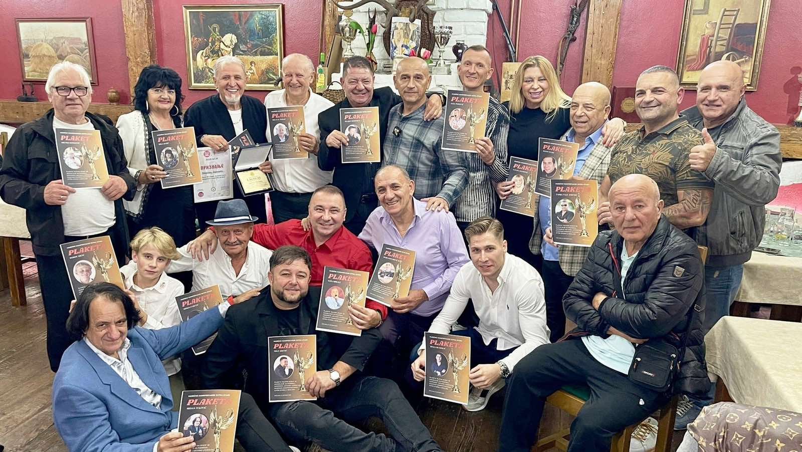 Bijeljina: Održana sedma Folk parada „Zlatna jesen“ – Veče posvećeno pjesmi, tradiciji i emociji